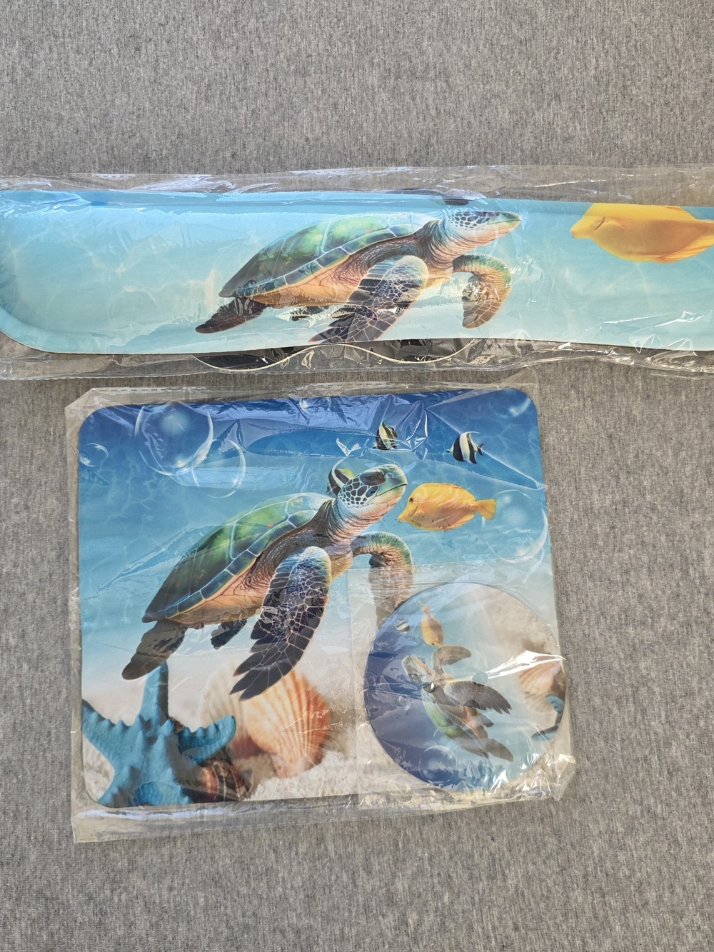 NWT Sea Turtle Aquarium Décor Computer Mouse and Wrist Rest Mat Set.